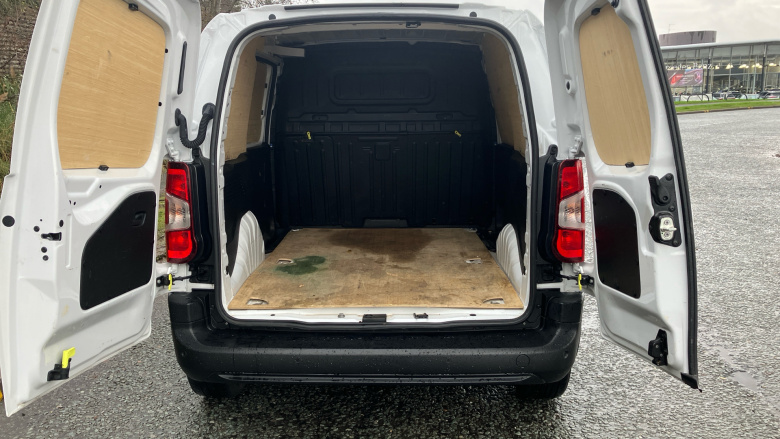 Peugeot Partner Standard Diesel 1000 1.5 BlueHDi 100 Professional Premium + Van